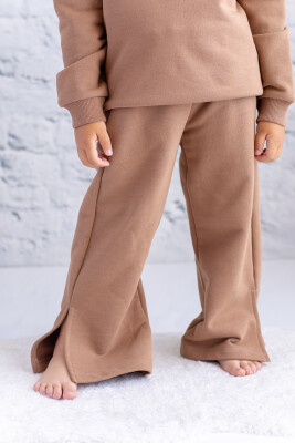 Wholesale Girl's Sweatpants with Slit Detail 1-12Y Zeyland 1070-252Z4KEC06 Brown